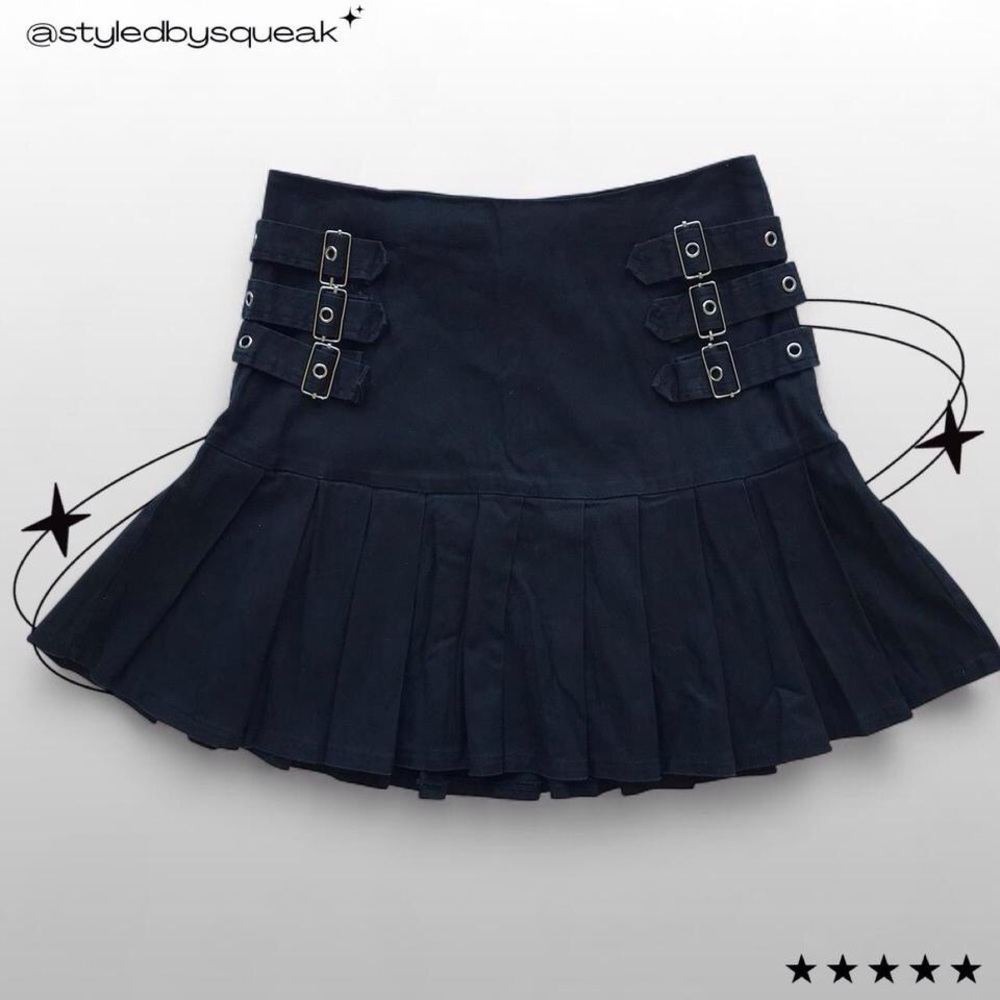 Romwe Black Y2K Buckle Pleated Mini Skirt Small Punk Indie Grunge Goth